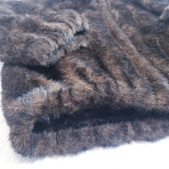 CARLUCCI Designed in Paris Vegan Fur Jacket - Picture 8 of 11